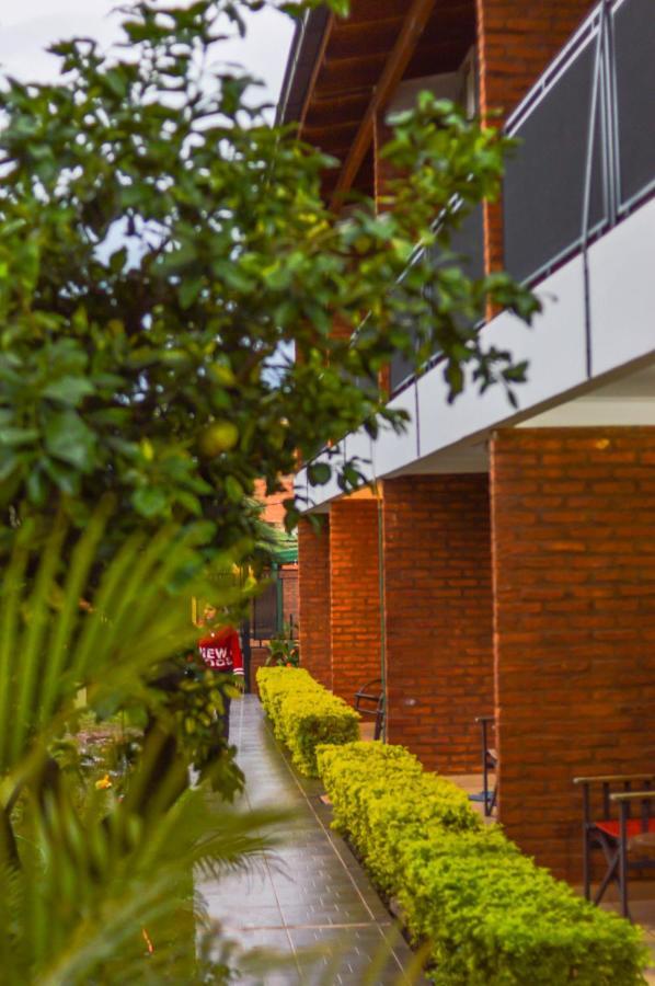 Managua Apart Hotel Пуэрто-Игуасу Экстерьер фото